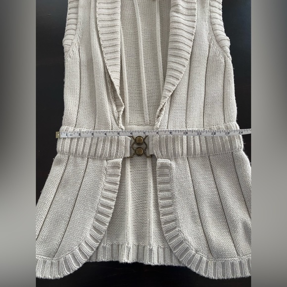 Left on Houston sweater vest! - Picture 10 of 11